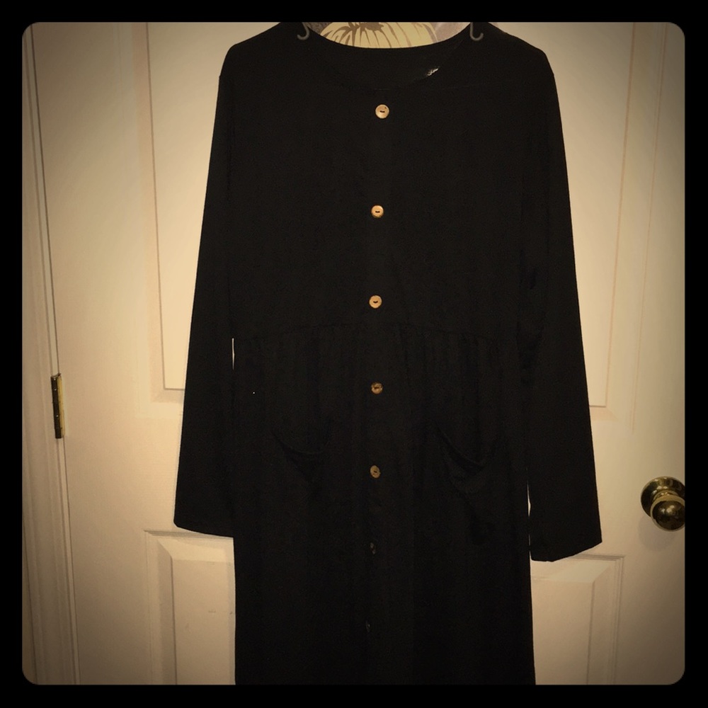 Black faux button long sleeve dress w/ pockets.